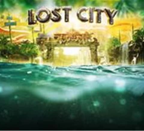 En dynamisk bild av Gustavsvik Resort som kombinerar element från videospel och digital montage, där livliga färger och lekfull design framhäver resmålets äventyrliga atmosfär.