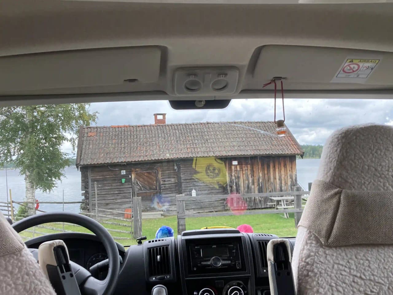 Högbacka Camping: En naturskön oas nära Gävle, perfekt för avkoppling och äventyr med moderna bekvämligheter.