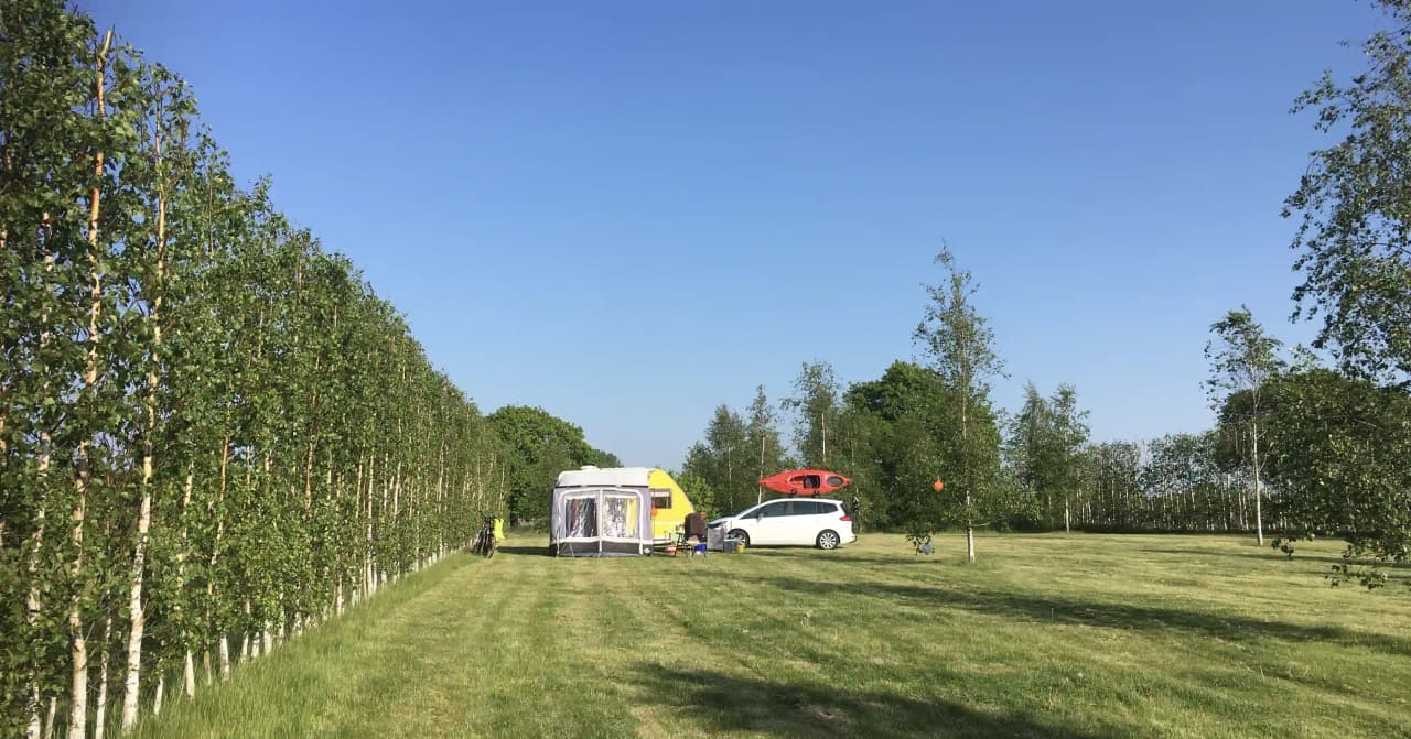 Bläsinge Gård: Upplev stjärnklara nätter och musik i Kullabygdens natur! Perfekt för avkoppling och evenemang.