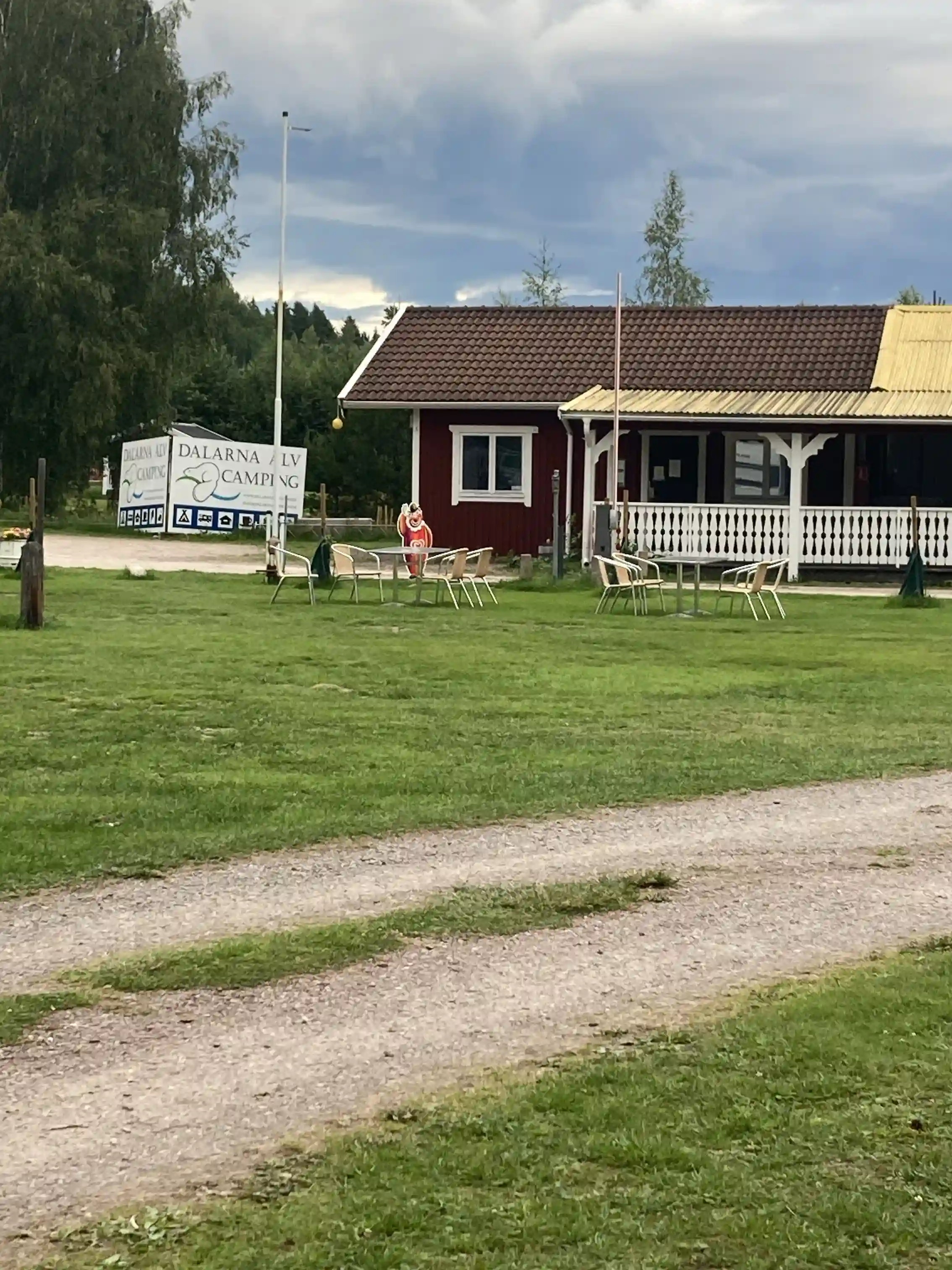 Upplev GrebbestadFjorden: året runt-camping med hav och skog, äventyr och avkoppling i Bohusläns natursköna skärgård.