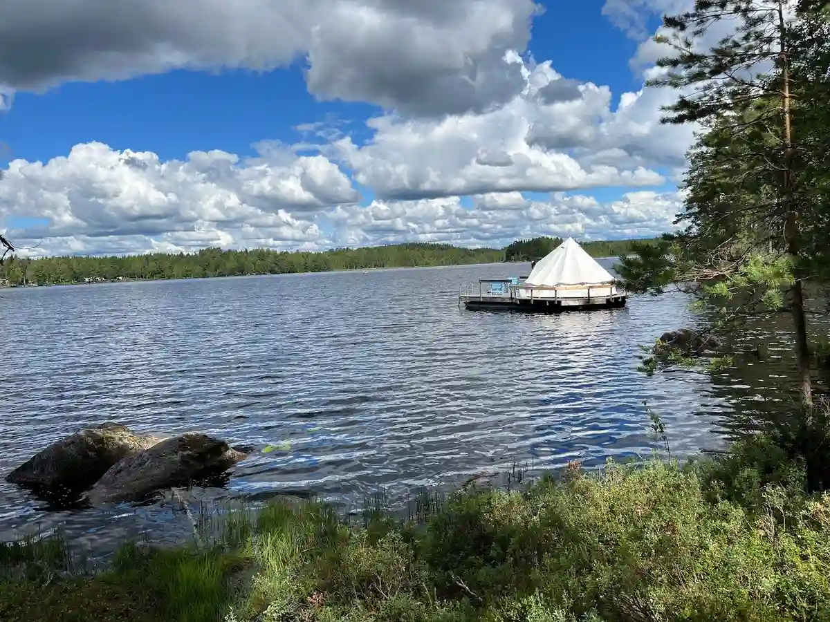 Upptäck rofylld natur på Värmlandsgården: Äventyr, avkoppling och minnesvärda stunder i hjärtat av Värmland.