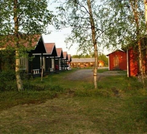 Upplev Karesuandos magi: natur, kultur och äventyr vid gränsen. Avkopplande boende och oförglömliga aktiviteter väntar!