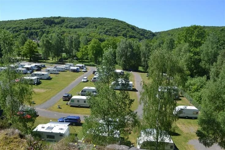 Upptäck äventyr och harmoni nära naturen på Skäralids Camping, vid entrén till Söderåsens Nationalpark!