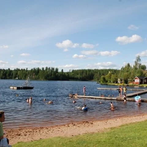 Spilhammars Camping: En fridfull flykt i Smålands skogar, perfekt för naturupplevelser och äventyr nära Astrid Lindgrens Värld.