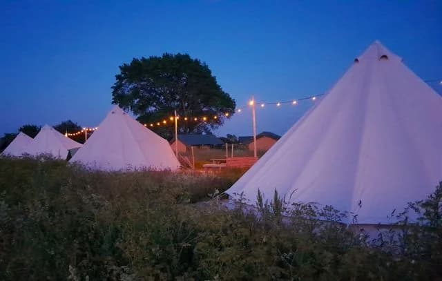 Ölands Camping Resort Mörbylånga: En naturskön oas vid havet med äventyr och avkoppling för hela familjen. Upplev Ölands charm!