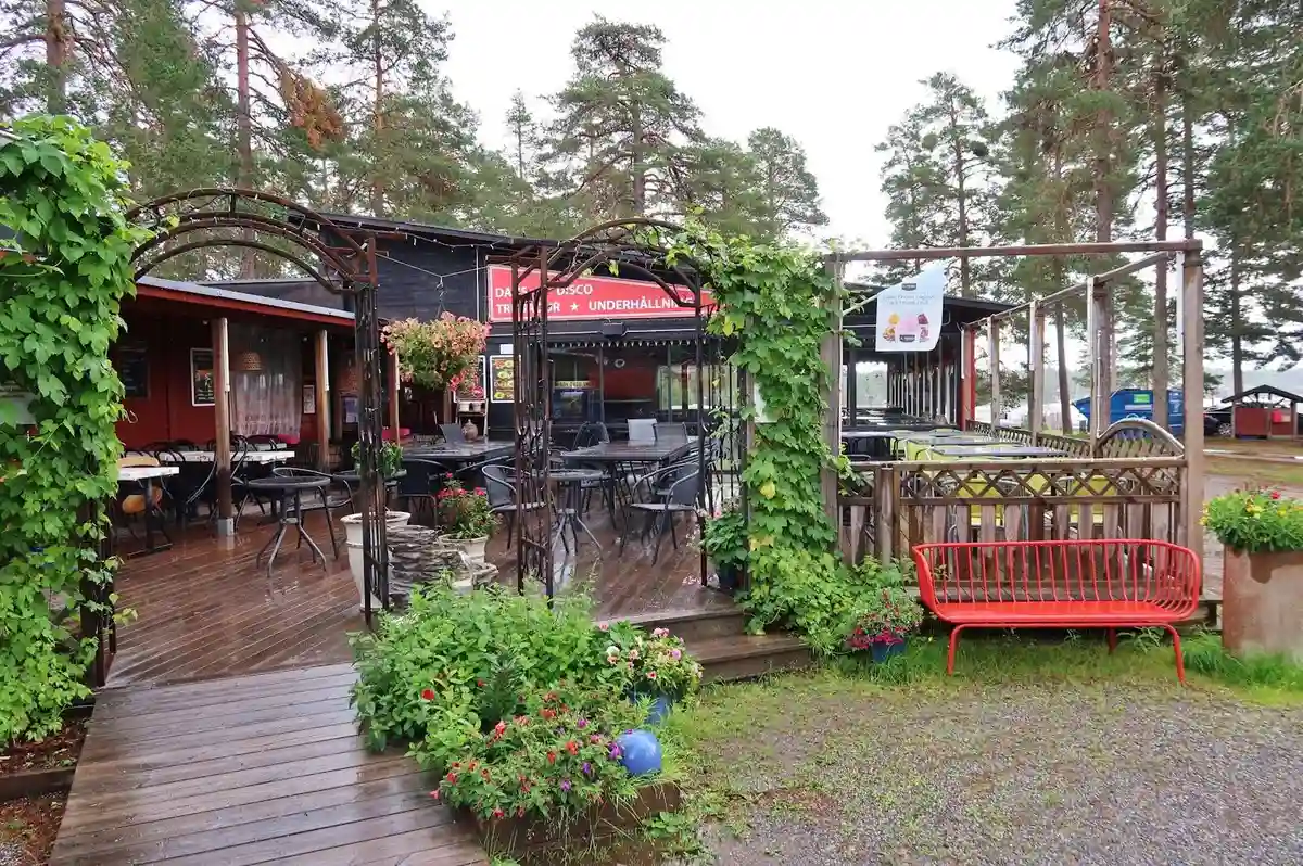 Ava Havsbad & Camping: En lugn fristad vid havet med äventyr, avkoppling, smakrika rätter och natur nära till hands.